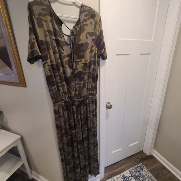 Zenana Camo Jumpsuit XL - Picture 4 of 4